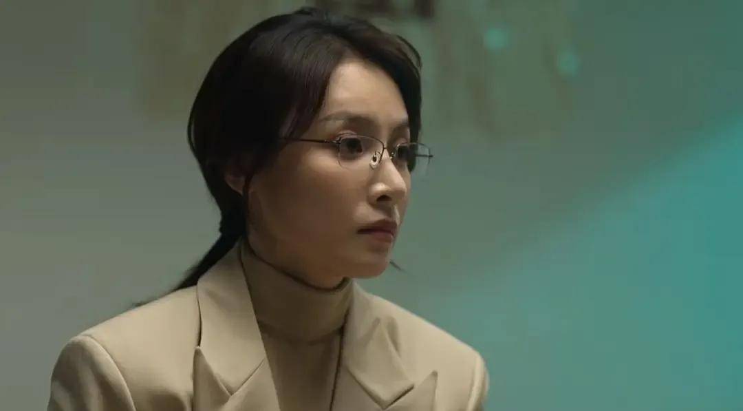 原创67新剧赢得满堂彩女二号一出场就牢牢抓住我眼球该轮到隆妮火了