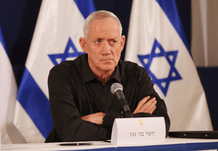 2021年4月约旦王室发生"未遂政变"期间,时任以色列国防部长甘茨甚至