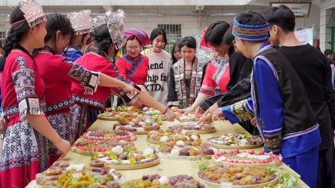 广西三月三贵港各地嗨翻天阿哥阿妹花式整活