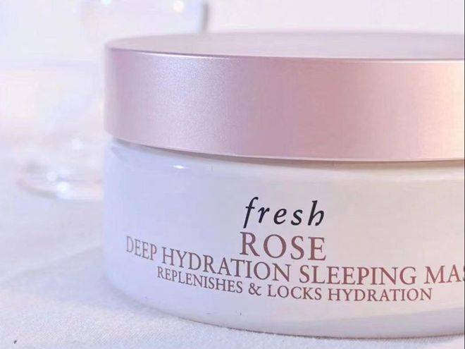 三,旁氏睡眠面膜这款面膜上脸肤感还蛮清爽的,里面含有满满的虾青素