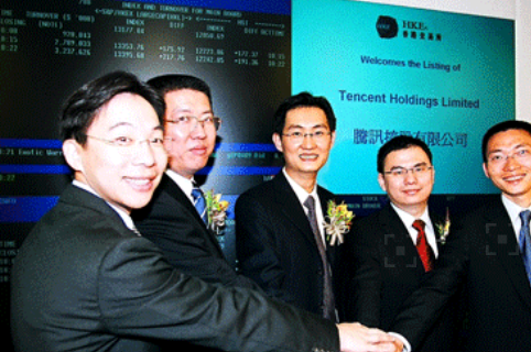 同是腾讯创始人马化腾成中国首富他每天却只开二十多万的车