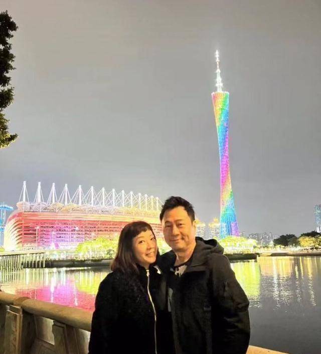之前,黎耀祥在社交媒体上发布了一张他在内地广东中山的家中的照片,被