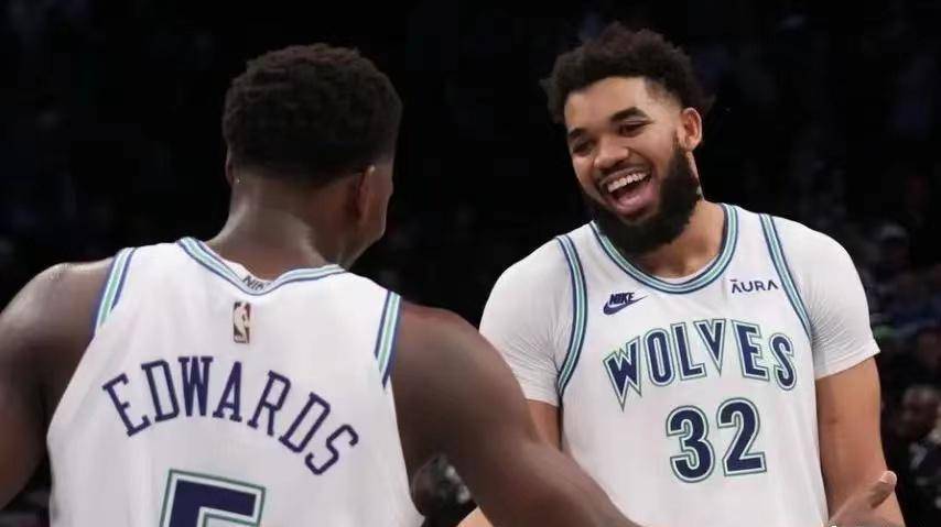 布克比尔合砍45分完爆双状元!两队首轮相遇_森林狼_比赛_康利