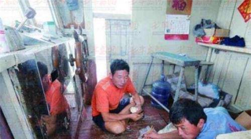 原创鲁荣渔2682号案33人出海11人返港一吨鱿鱼让22人无辜被杀