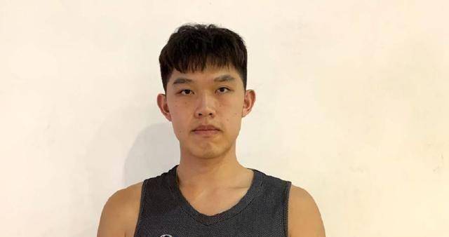 从吴轲到陶汉林,从邹雨宸到潘宁,从李安到廉明,几乎cba半数内线球员