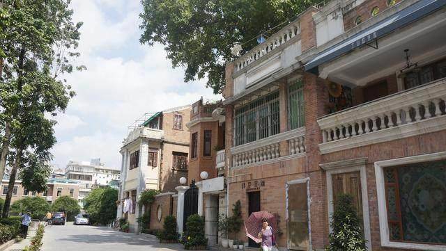 广州东山口,树荫底下的一栋栋红砖房,闹市中安静舒心的好去处