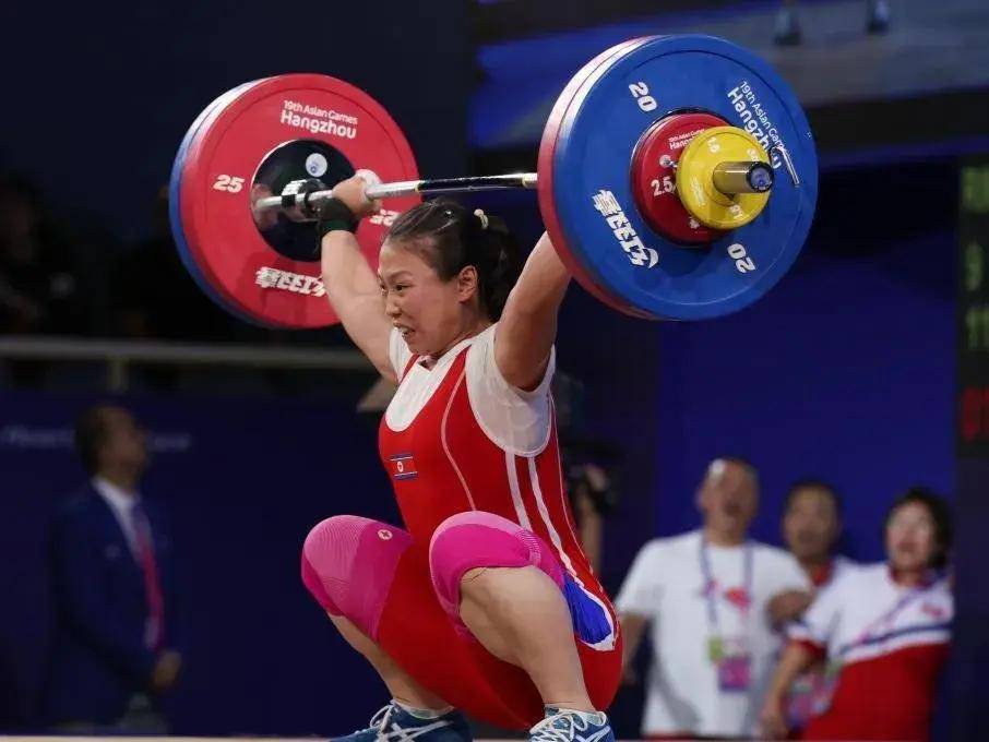 原创举重赛场黑马崭露头角6枚金牌超中国队中国梦之队面临挑战