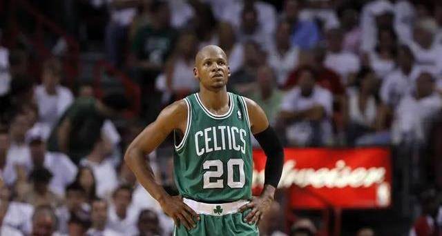 第六名,雷·阿伦在1998年被勇士选中后,文斯·卡特被交易到猛龙.