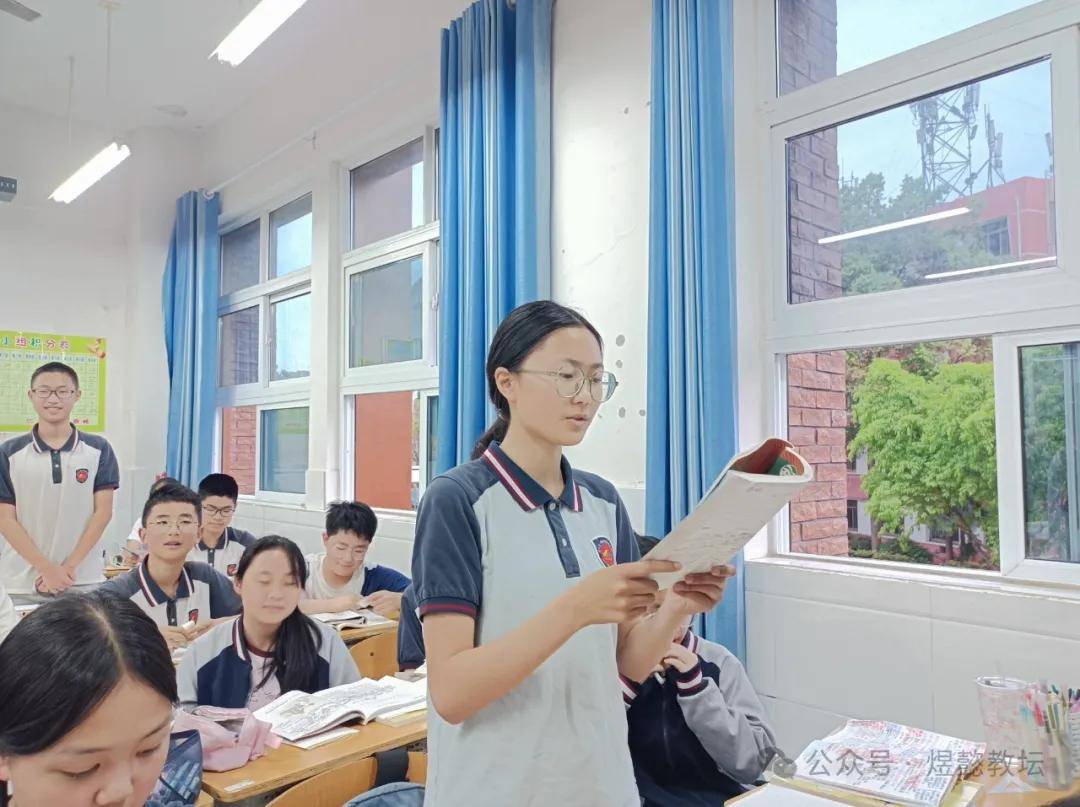明辩善思绽风采舌战群儒展芳华罗江中学初2022级10班举行班级辩论赛