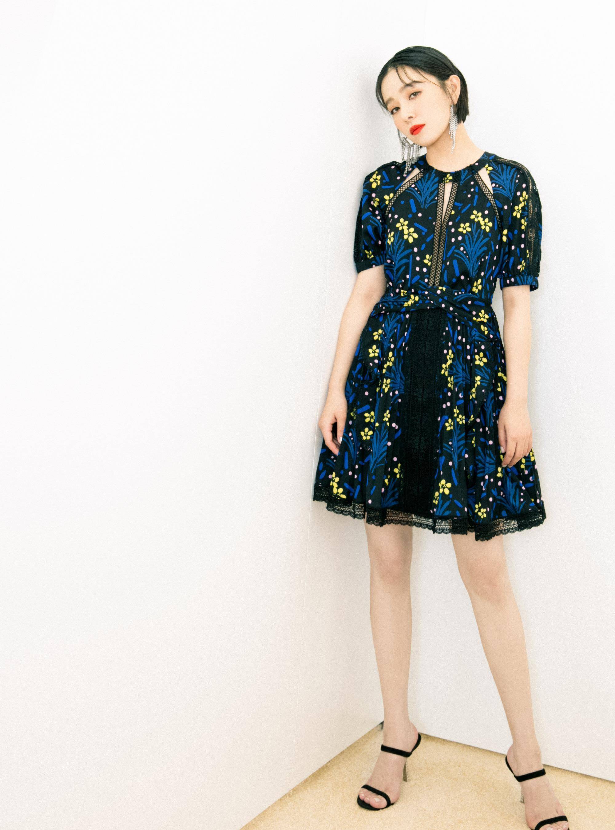 原创阚清子上节目再现姐弟情大胆帮董力剪头发网友磕到糖了