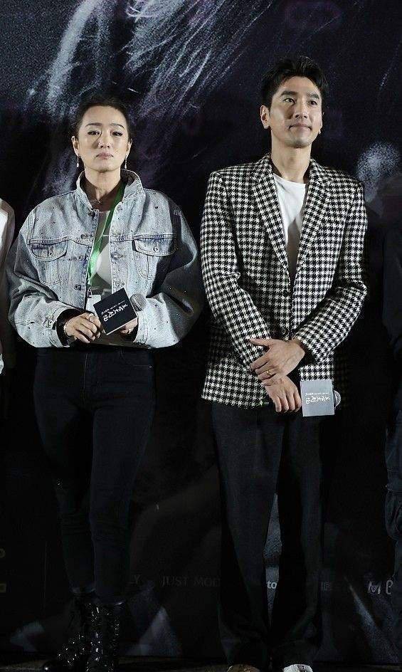 高圆圆助阵赵又廷新片老公搂她肩好傲娇同框巩俐输气场赢美貌