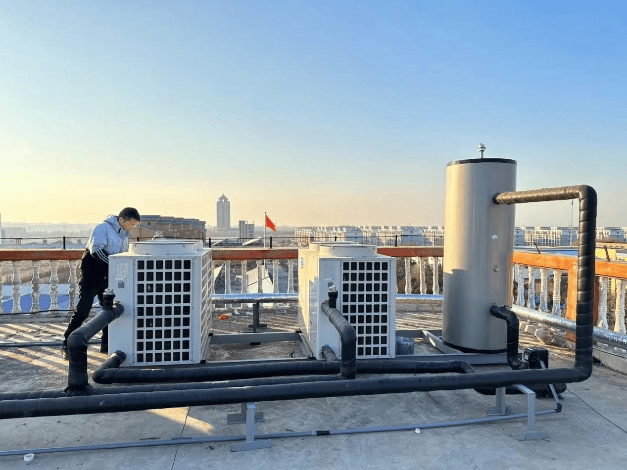医院舒适环境新利器:空气能热泵系统_设备_运行_供暖