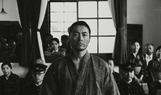 原创白鸟由荣越狱界的王者监狱根本关不住他电影都不敢这么拍