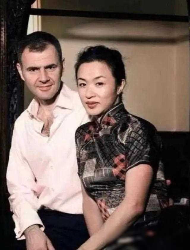 金星再婚复出幸福照曝光,5口之家生活甜蜜引网友祝福._汉斯_爱情_孩子