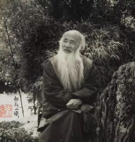 原创娶了10个老婆做了100天和尚画了1000张假画再老也要谈恋爱