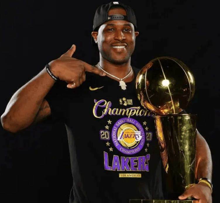 原创跟欧文争老大和詹姆斯抢球权才29岁就无球可打如今后悔了