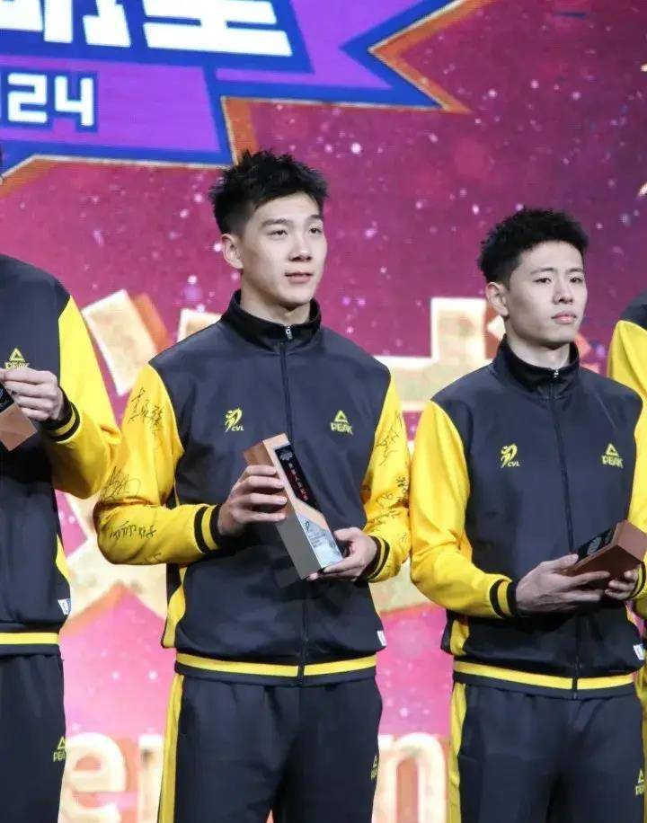 青年排球运动员翟德军阳光帅气迷人十足!