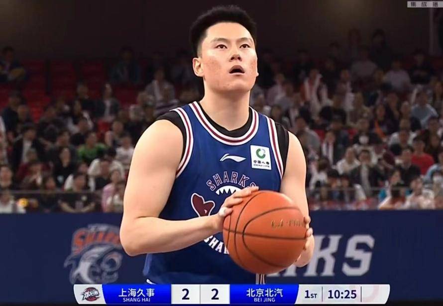 上海男篮202暴击北京闫鹏飞158李弘权1244范子铭独木难支