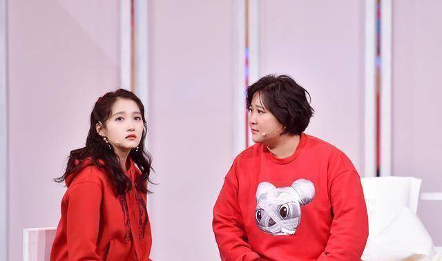 观众吐槽《王牌》关晓彤个人时装秀,每一集穿衣都煞费苦心_节目_贾玲