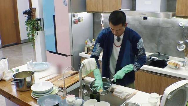 陈立农就是一个乖巧的阳光大男孩,终于明白他为什么