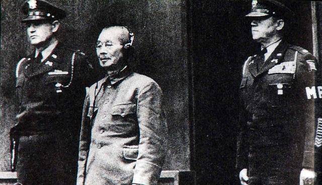 他对准自己的心脏连开四枪,居然没有打中_日本_美军_平田一