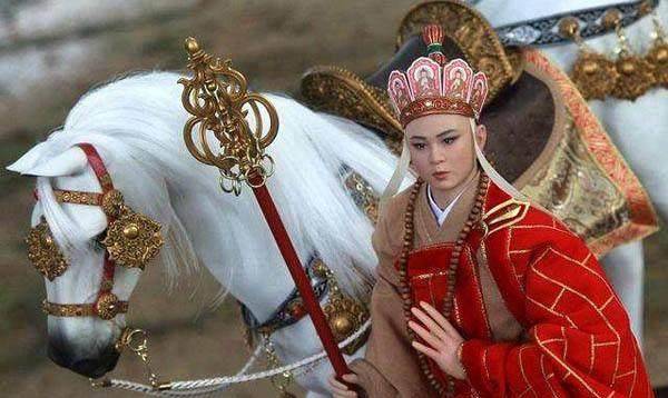 第一次上天被安排成弼马温,就连巨灵神这样的小神仙,都能训斥他一顿.