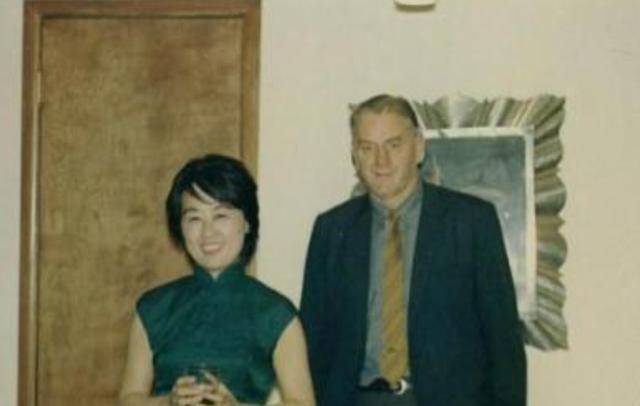 原创男方有病妻在家女方被丈夫抛弃8年后在一起为世界文学做贡献