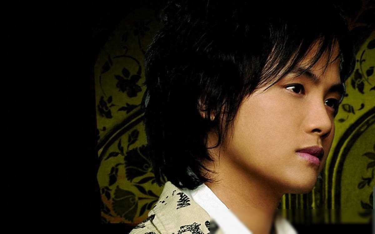 春晚拒邀神秘人物:多重身份背后揭秘_音乐_郑源_社会