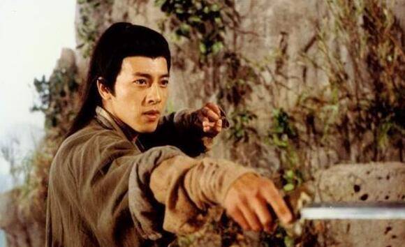 张三丰能否打得过令狐冲