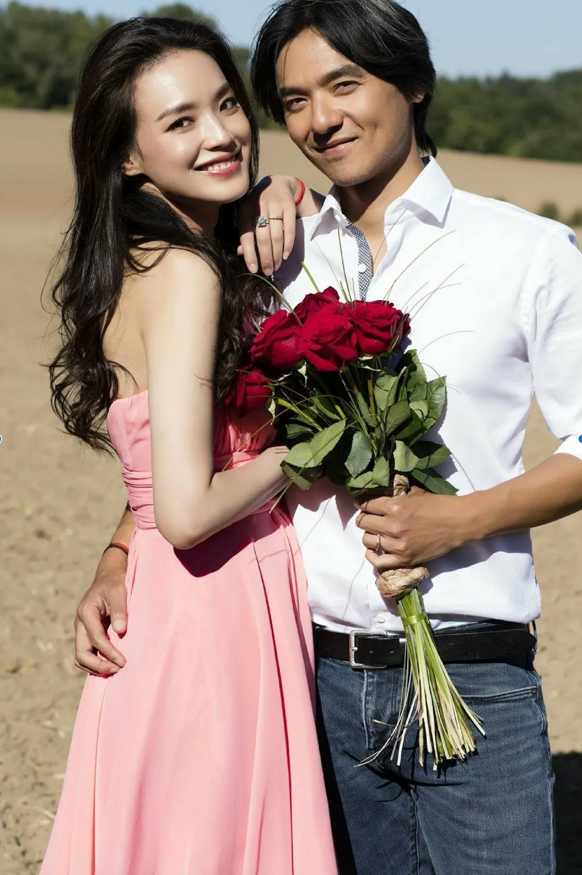 舒淇48岁庆生冯德伦曝旧照耍花腔与angelababy搭档暴露情商