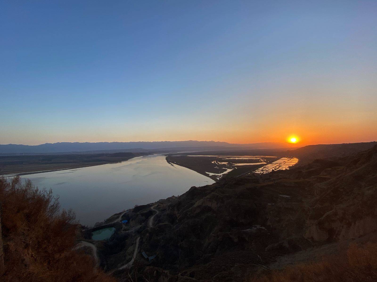 黄河边风景图片