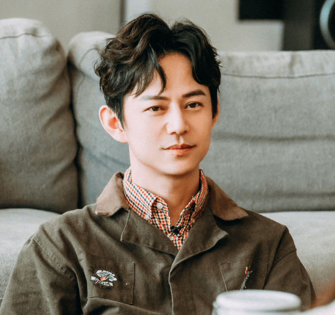 原创何炅什么样家庭的孩子最幸福就是遇到困难时父母首先想到的不是