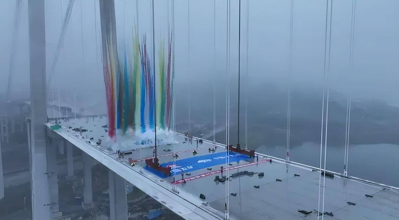 原创天堑变通途重庆这座长江大桥即将通车竟还有人行道相当亲民