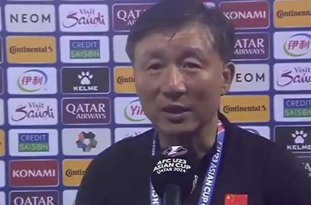 原创我们足球就是个笑话与国外队比赛时两名守门员同