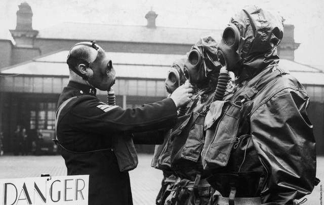 为何二战时德国士兵都背着一个铁罐子?_装备_国家_