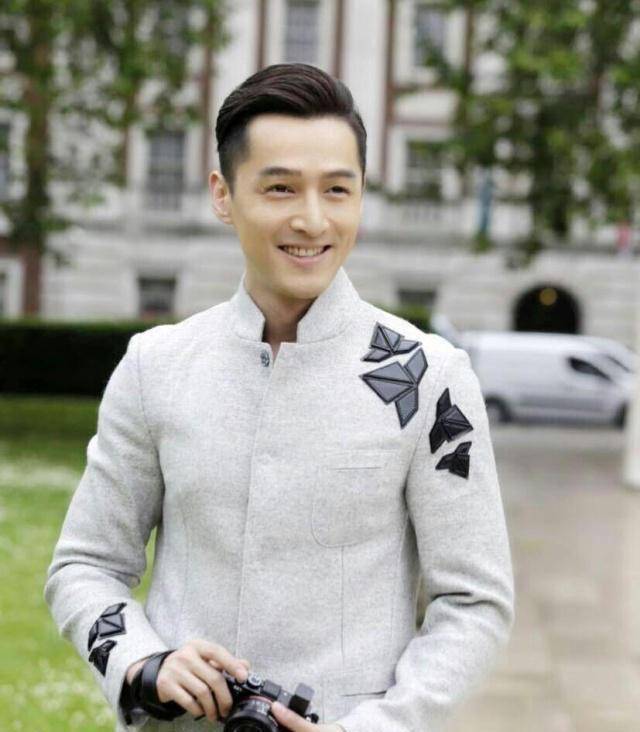 原创胡歌9字惦念妈妈惹泪目我们都不过是时间流浪者