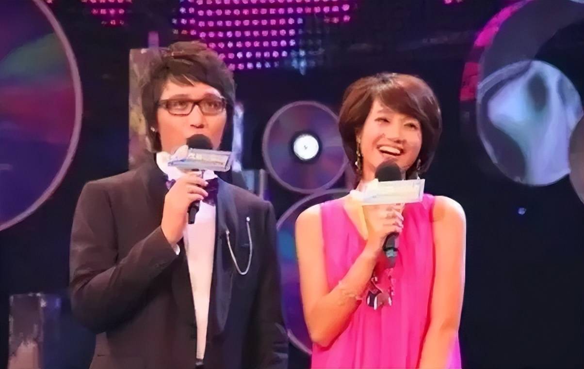 欧弟卖跑车养女儿冲上热搜,敲醒多少人:别把平台当成你的本事_郭德纲