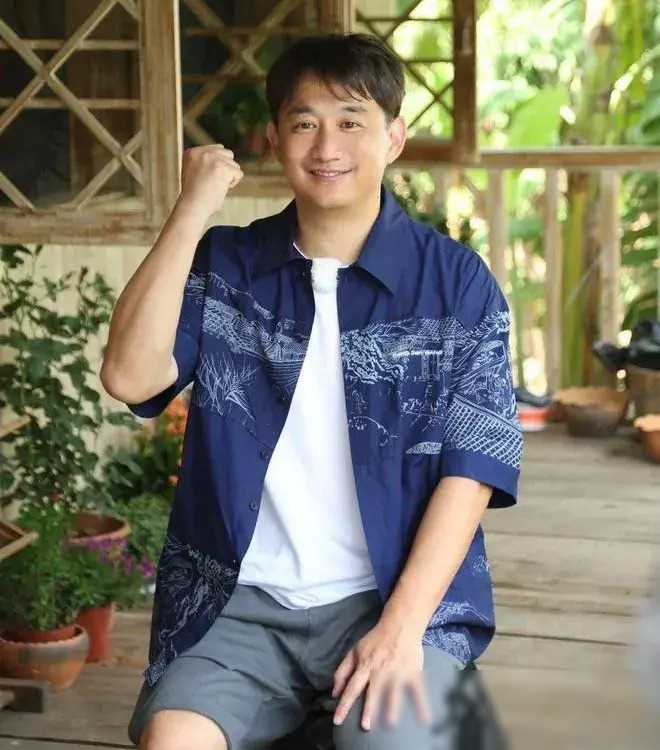 网友们对这次事件的看法明显与帖主有所不同,他们认为黄磊和多多的