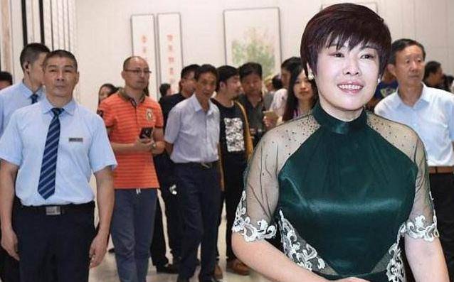 于丹的国学水平,究竟如何?老梁的解释略显肤浅,陈丹青揭露本质