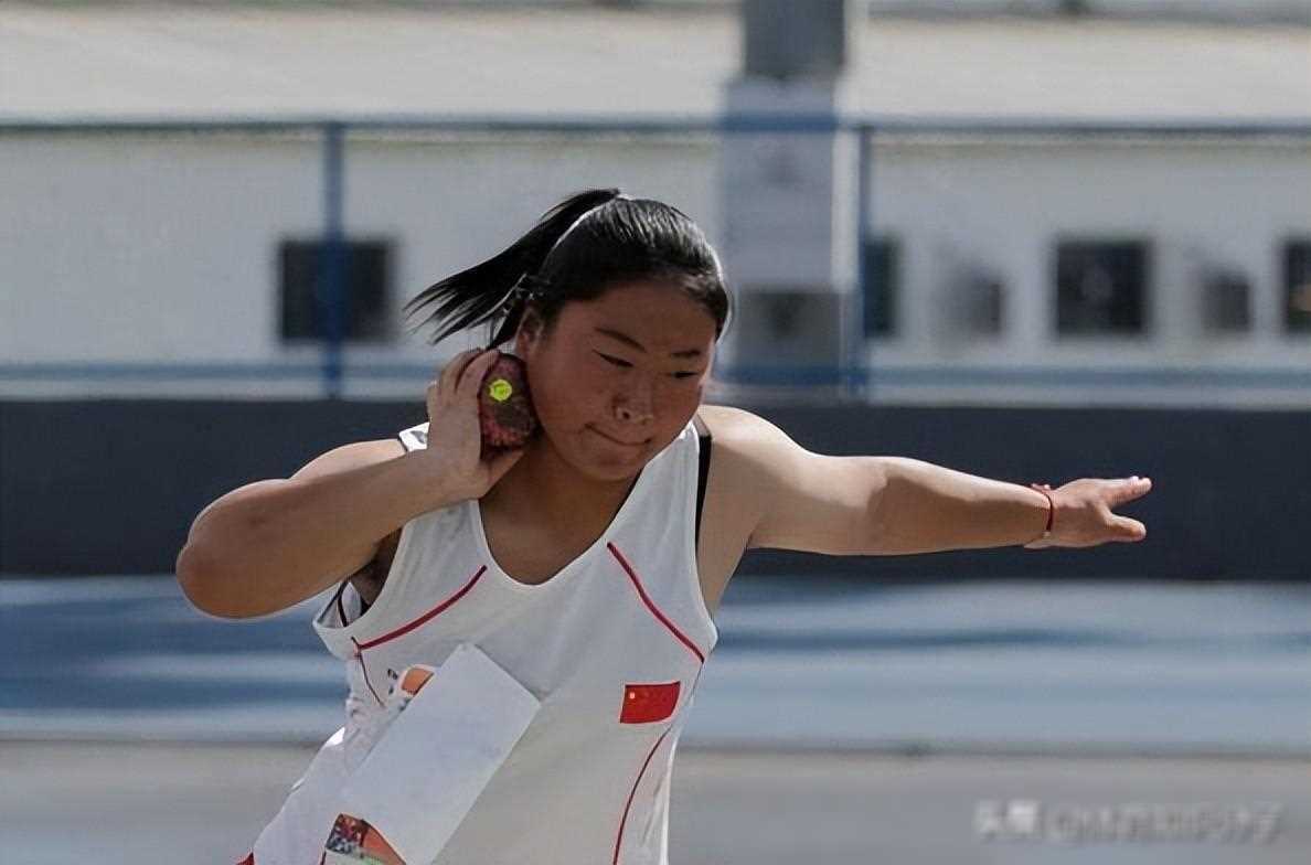 无论是刘诗颖还是严子怡,都是中国田径队的骄傲,他们的努力和拼搏将