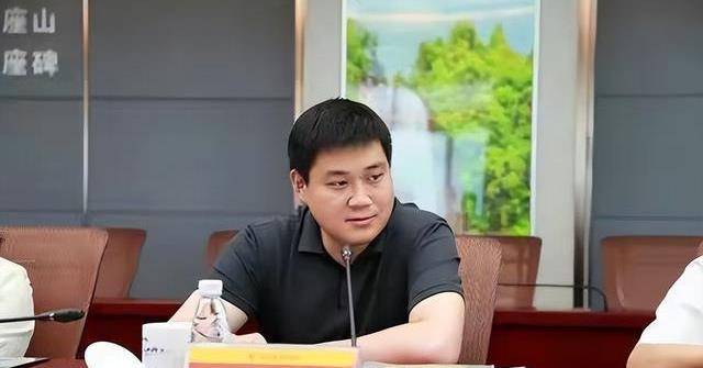 原创娶一个学生为妻生二胎辞职我们第一疯子严洁和现在怎么了