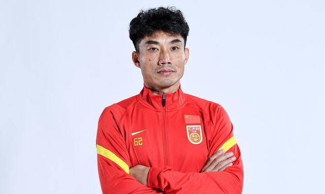 原创郑智离队赴德学习国足教练组调整备战迎新机遇