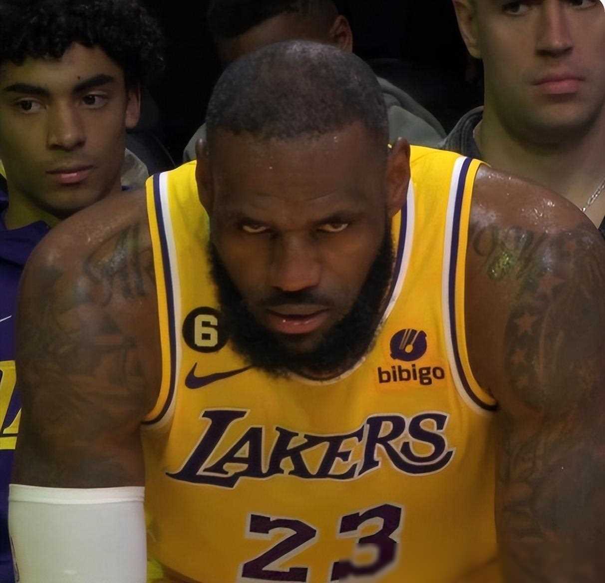 再刷纪录:39岁场均25 8 7直言状态火热,成历史首次_詹姆斯_比赛_湖人