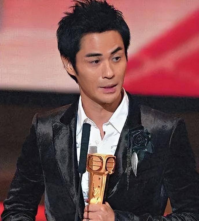 原创出身豪门又是港姐冠军她为何嫁大22岁男星甘当生育机器