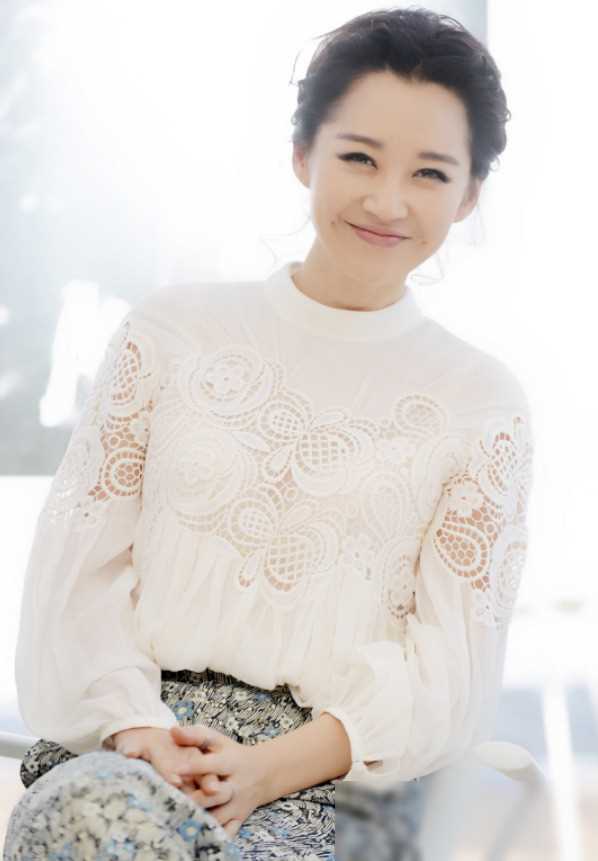 原创万万没想到55岁许晴清醒独立撩汉无数引热议