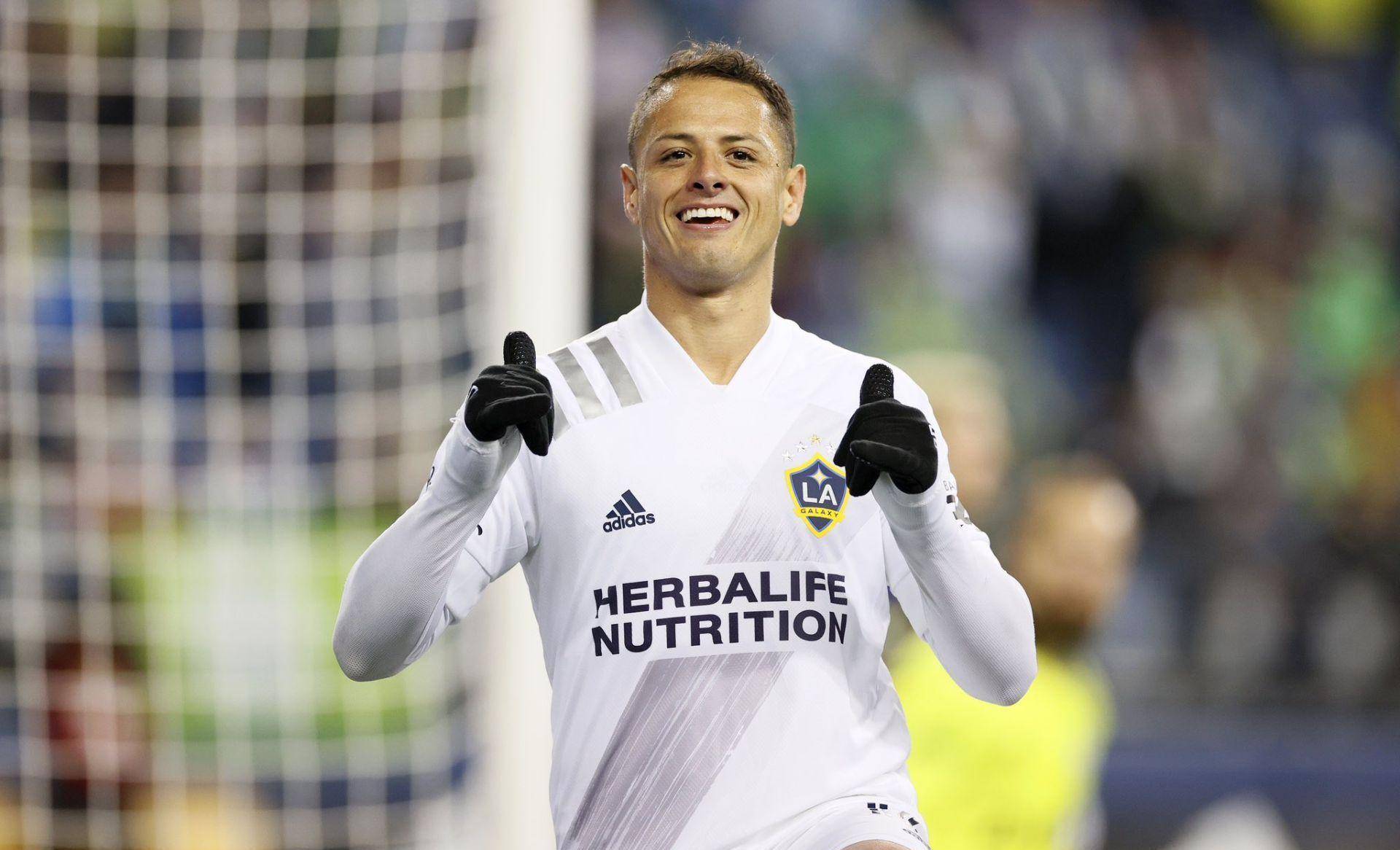 球迷只为见偶像,曼联名宿感动,足球温情尽现_埃尔南德斯_豌豆_本人