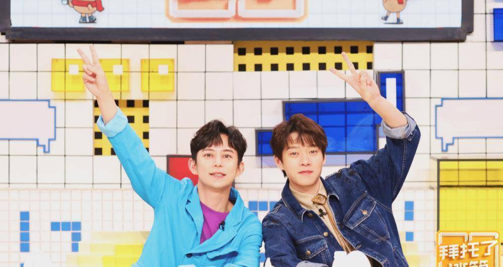 这次成为《拜托了冰箱》代班mc,观众也是很激动的呢,海报上何老师和