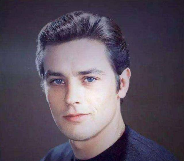 "法国第一美男"阿兰德龙:辜负茜茜公主,如今仍孑然一身