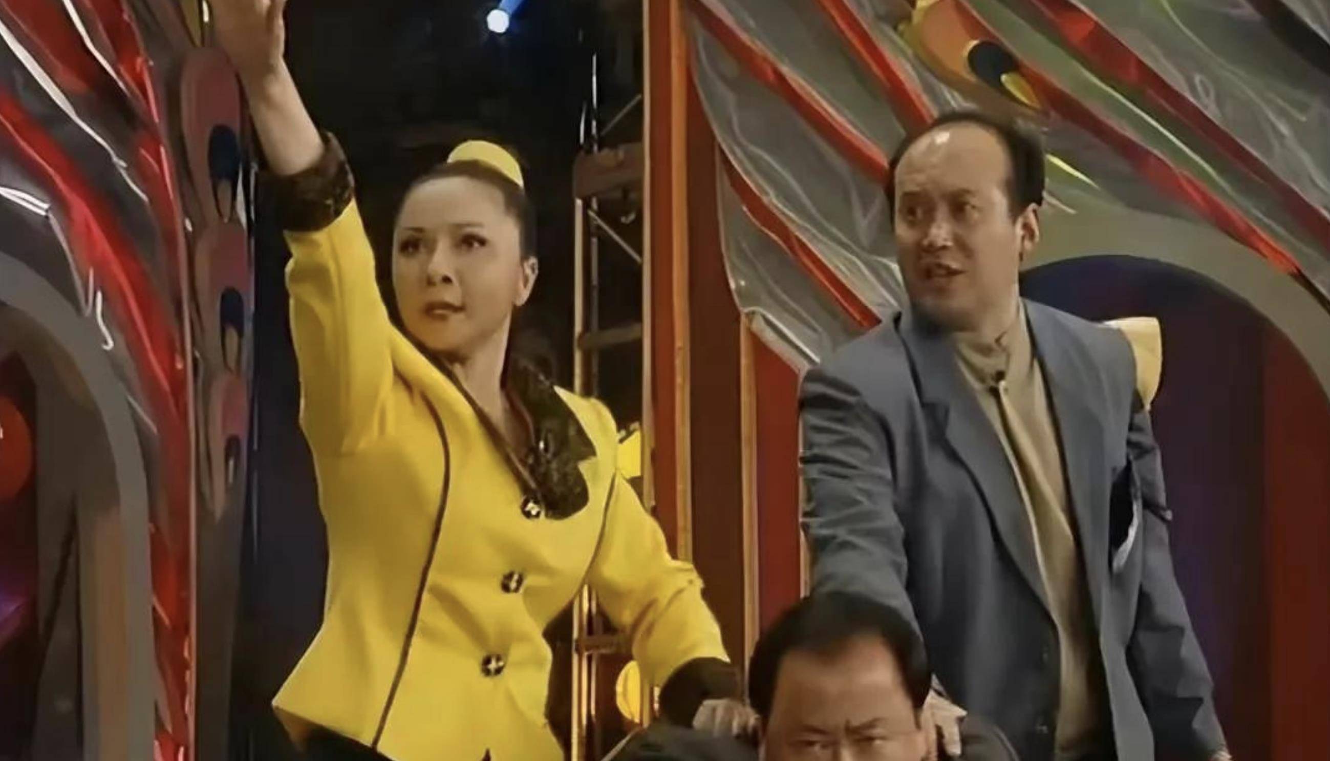 2005年,郭冬临搭档牛莉,为观众带来了小品《男子汉大丈夫》.