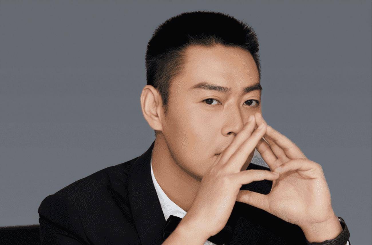 04 张桐都说戏如人生,他在剧中的演技就像生活中的自己.